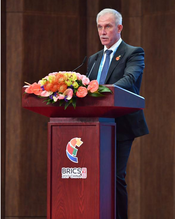 金磚跟你沒(méi)關(guān)系？“真金白銀”對(duì)硅膠板行業(yè)的福利