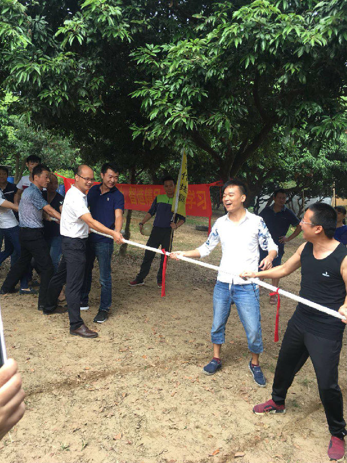 華奇密封件拔河比賽 ，賽出企業(yè)的競爭文化！