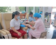 無償獻(xiàn)血，奉獻(xiàn)一份無私的愛